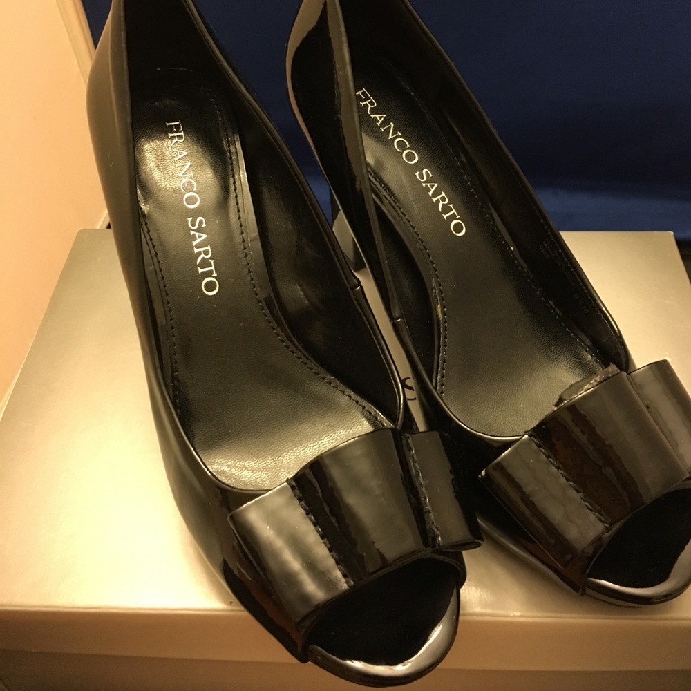 NIB Franco Sarto black patent heel shoes